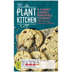 marksandspencer_FOOD2023_Plant Kitchen_veganske susenky s tresnemi_84,90Kc_cutout.jpg